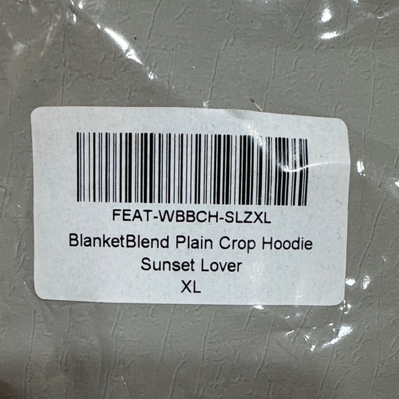 Feat Sunset Lover BlanketBlend Crop Hoodie Size XL NWT - Picture 2 of 12